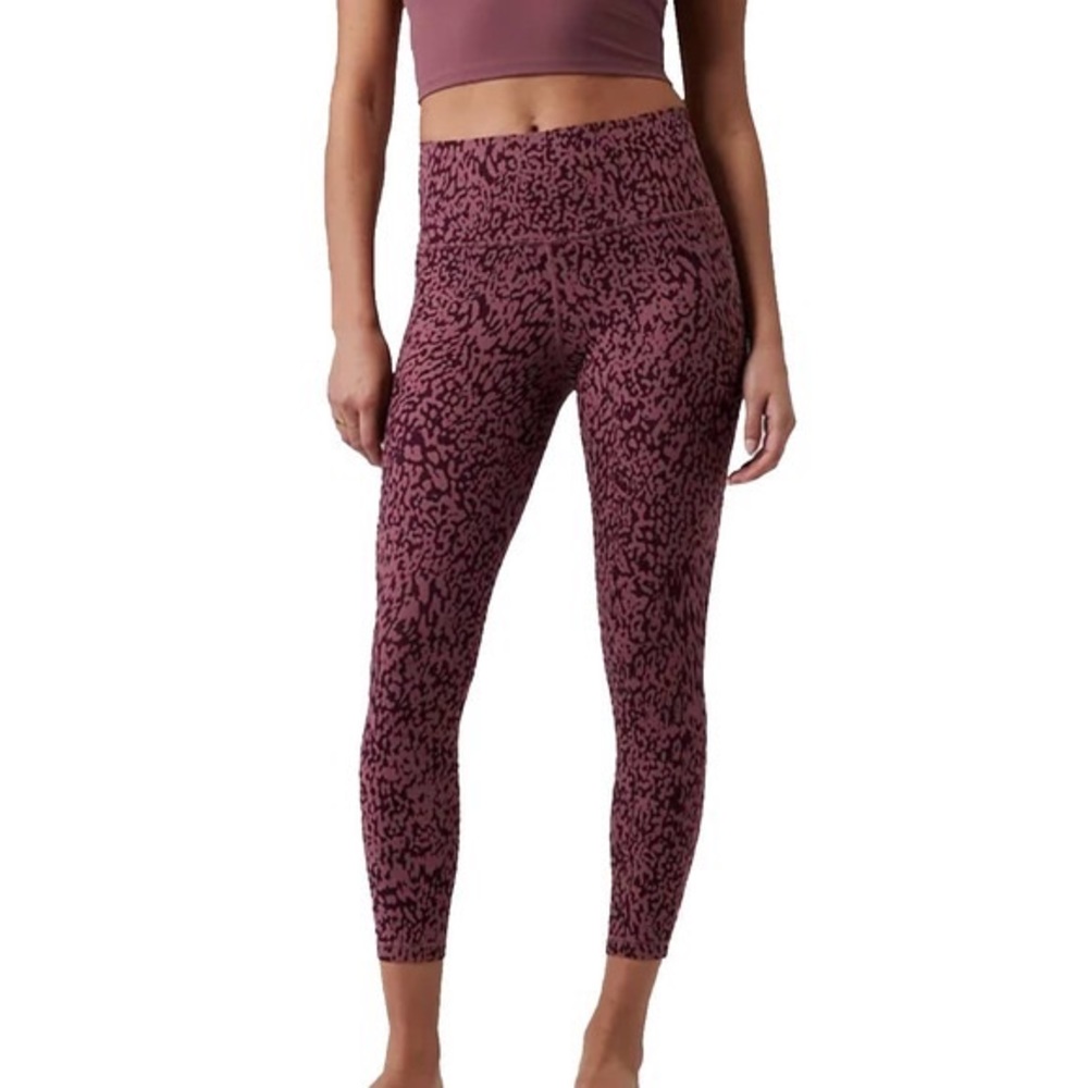 Athleta Salutation Stash Pocket 7/8 Legging